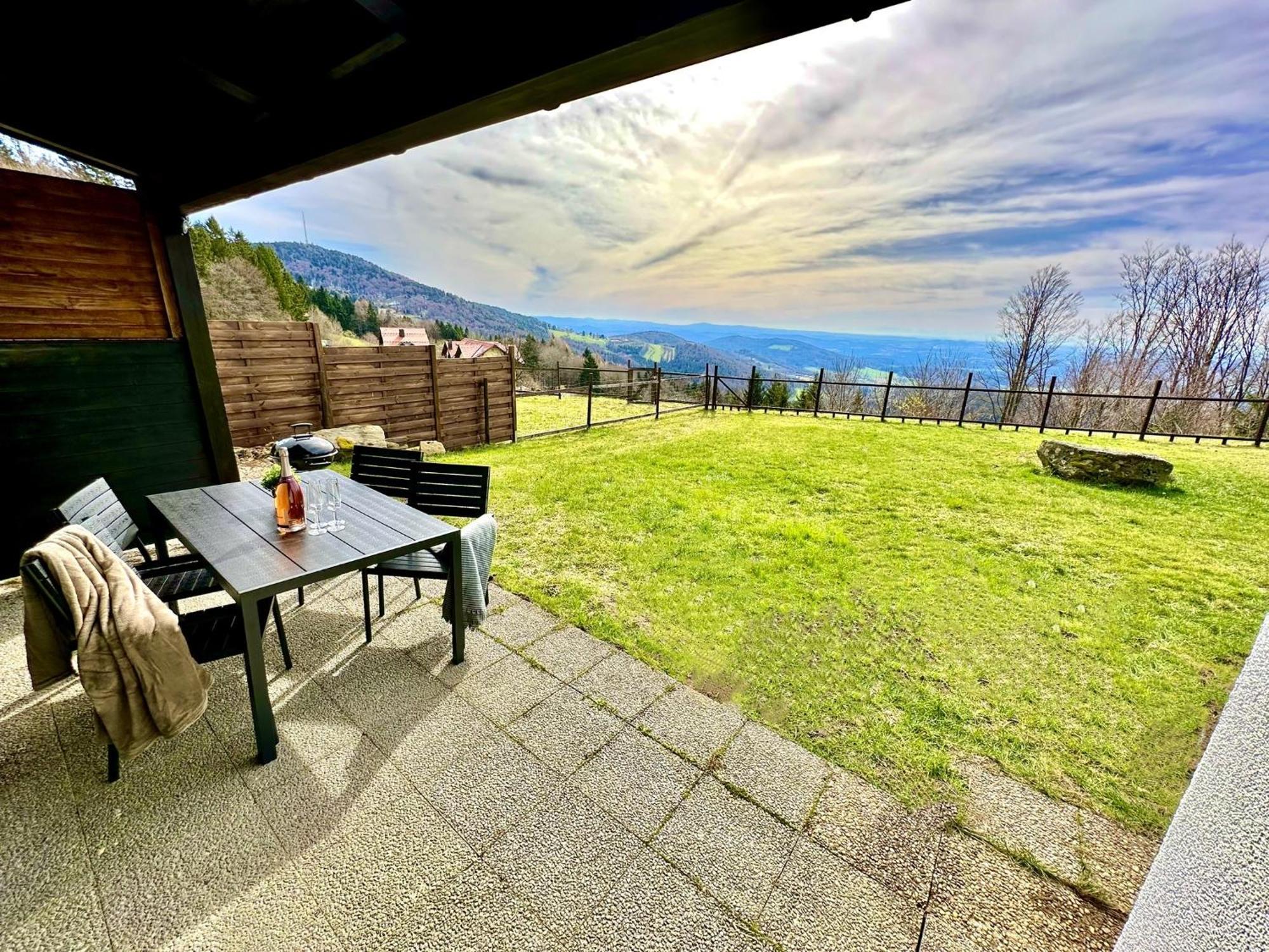 Gemuetliches Alpenblick Berg-Bungalow + Grosser Garten + Netflix! Schofweg Luaran gambar