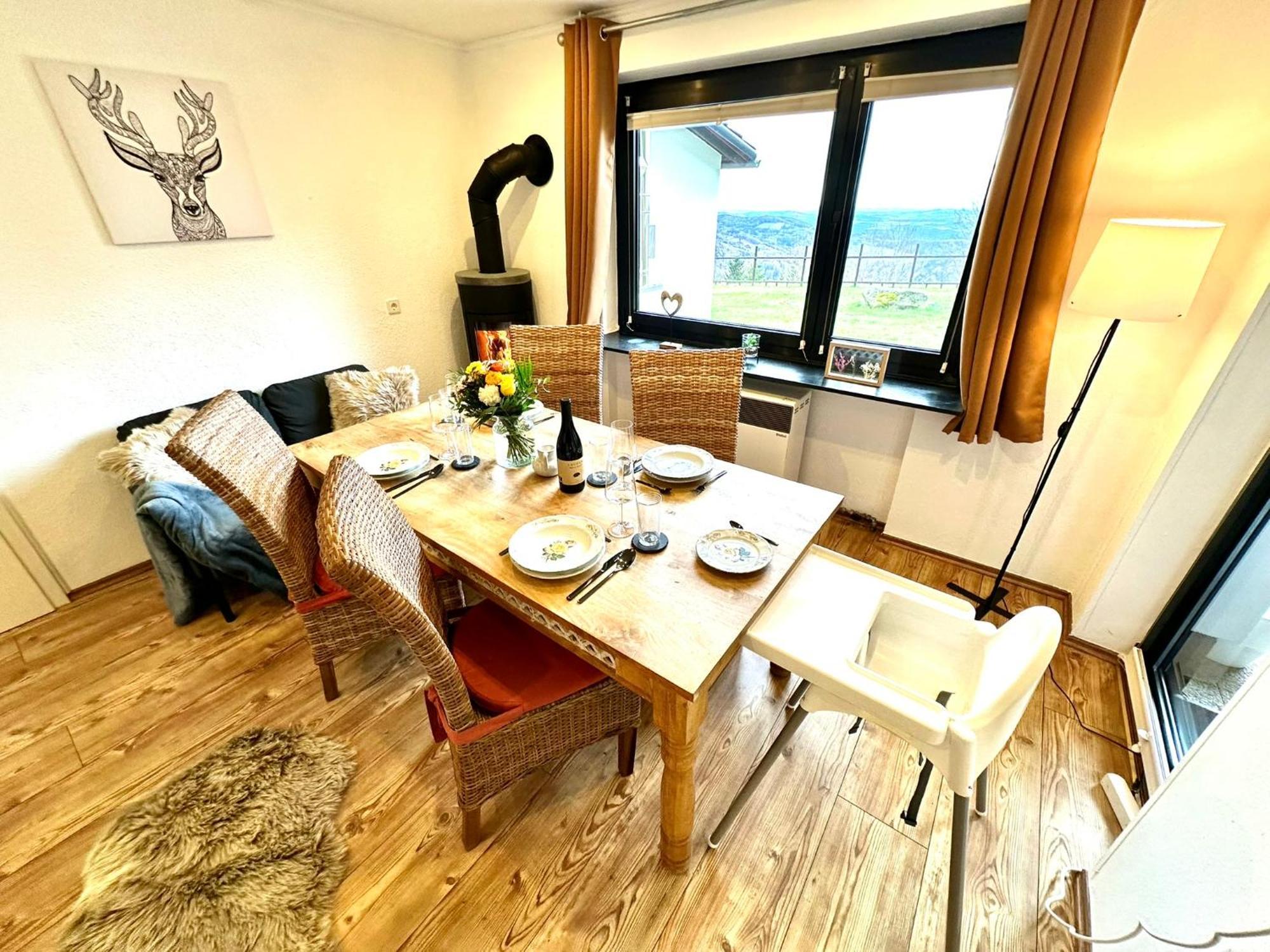 Gemuetliches Alpenblick Berg-Bungalow + Grosser Garten + Netflix! Schofweg Luaran gambar