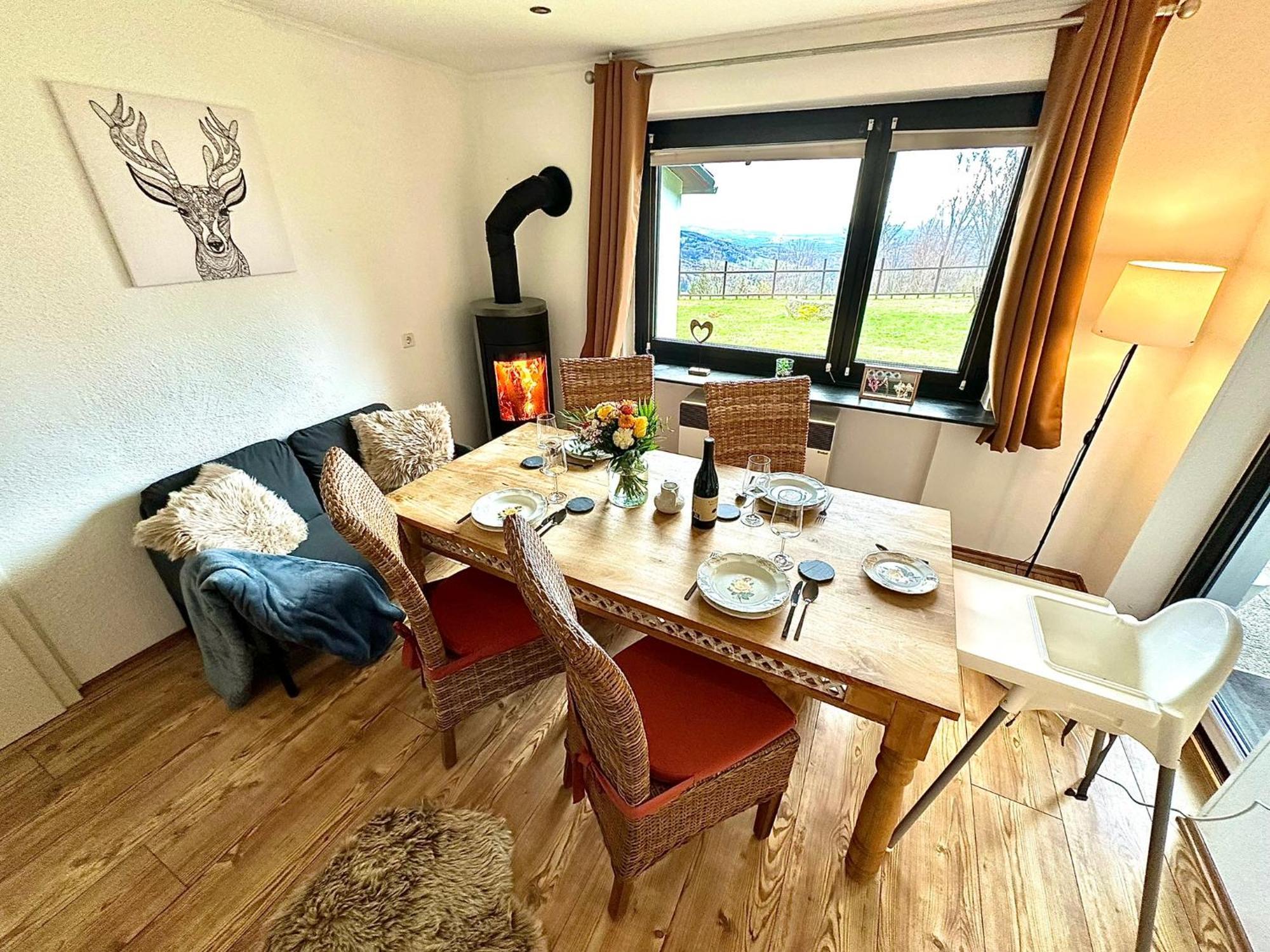Gemuetliches Alpenblick Berg-Bungalow + Grosser Garten + Netflix! Schofweg Luaran gambar